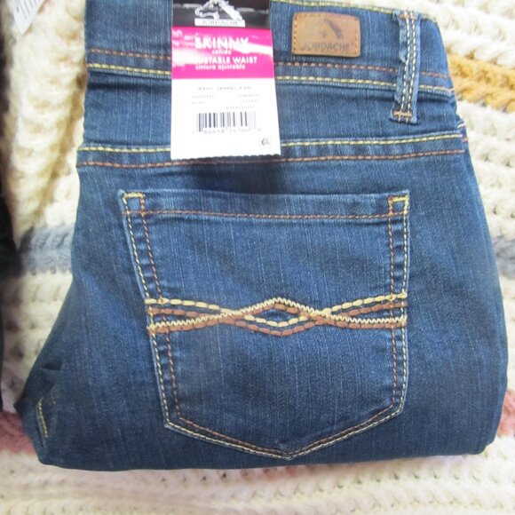 NWT Jordache Girls Sz 12 Jeans Blue Jean Pants Girls Sz 12 reg Skinny Jeans - Picture 1 of 5
